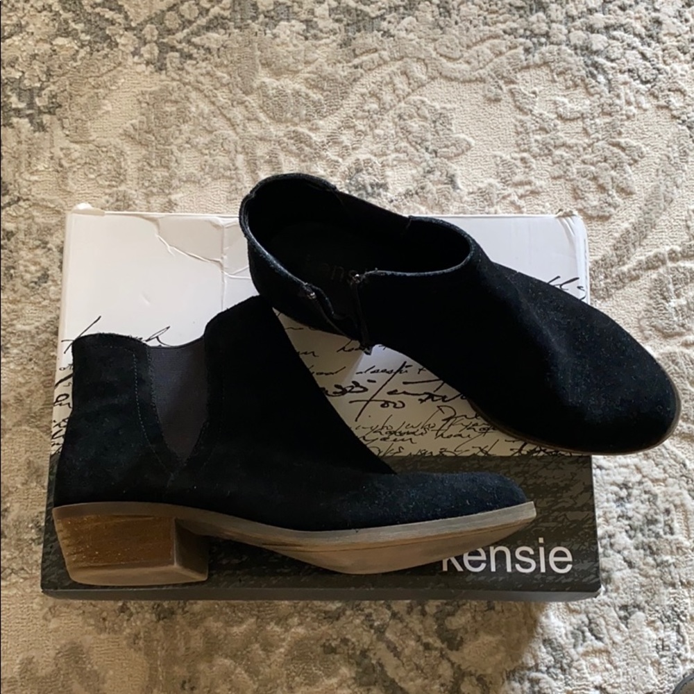 Kensie black suede bootie size 8.5
